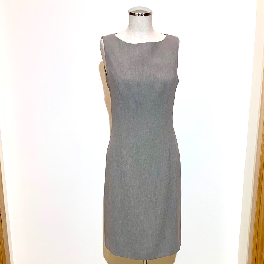 🔴💥EUC💥 Classic taupe sheath dress w/two way stretch - Size 6